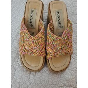 Women's Fashion Bug Chunk Sandals Size 7